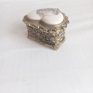 vintage musical trinket box Heart Shaped Melodie Fur  Elise